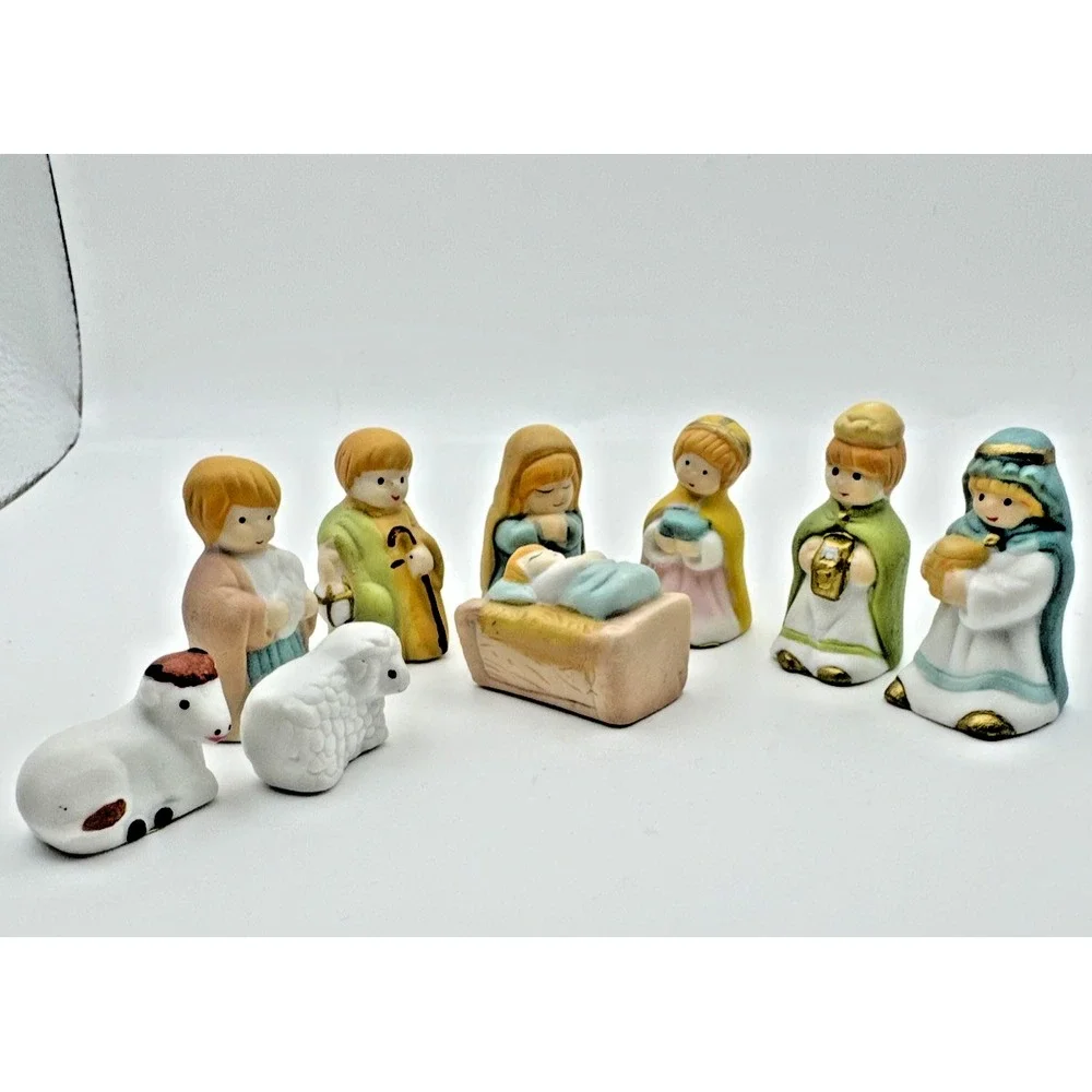 Vintage Pottery Ceramic‎ Mini Nativity Set Holy Family Figures 9 Pcs